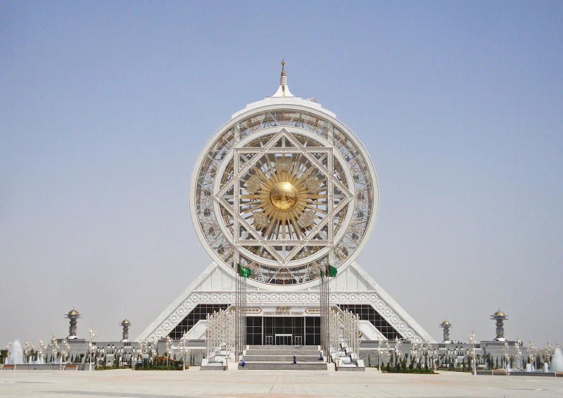 Illustration for article titled Turkmenistan's Astonishing Attempt To Build A City Of The Future
